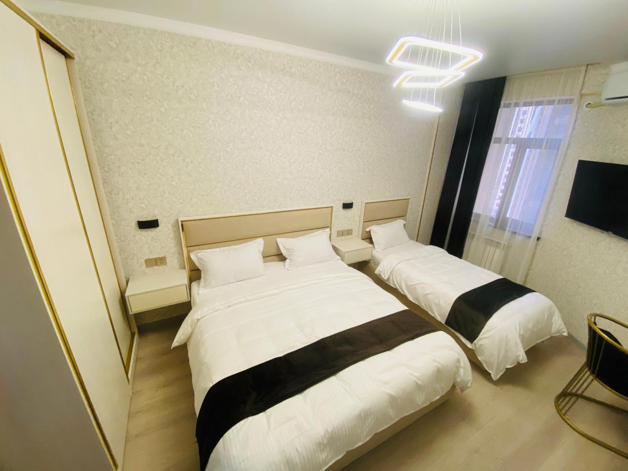 Baland Hotel Душанбе Экстерьер фото