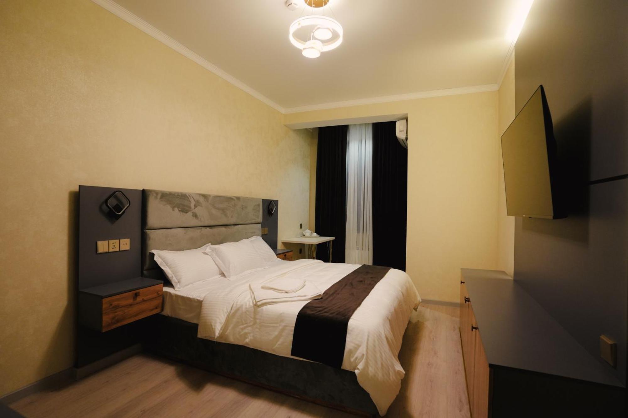 Baland Hotel Душанбе Экстерьер фото