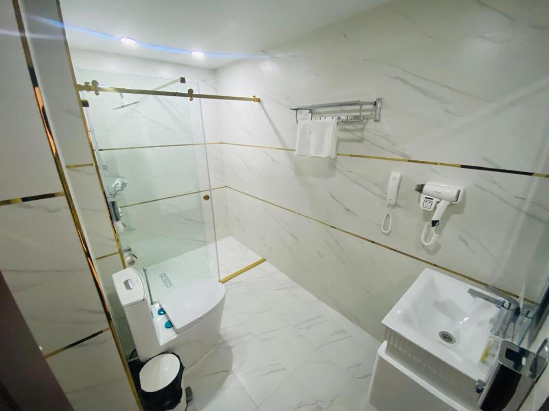 Baland Hotel Душанбе Экстерьер фото